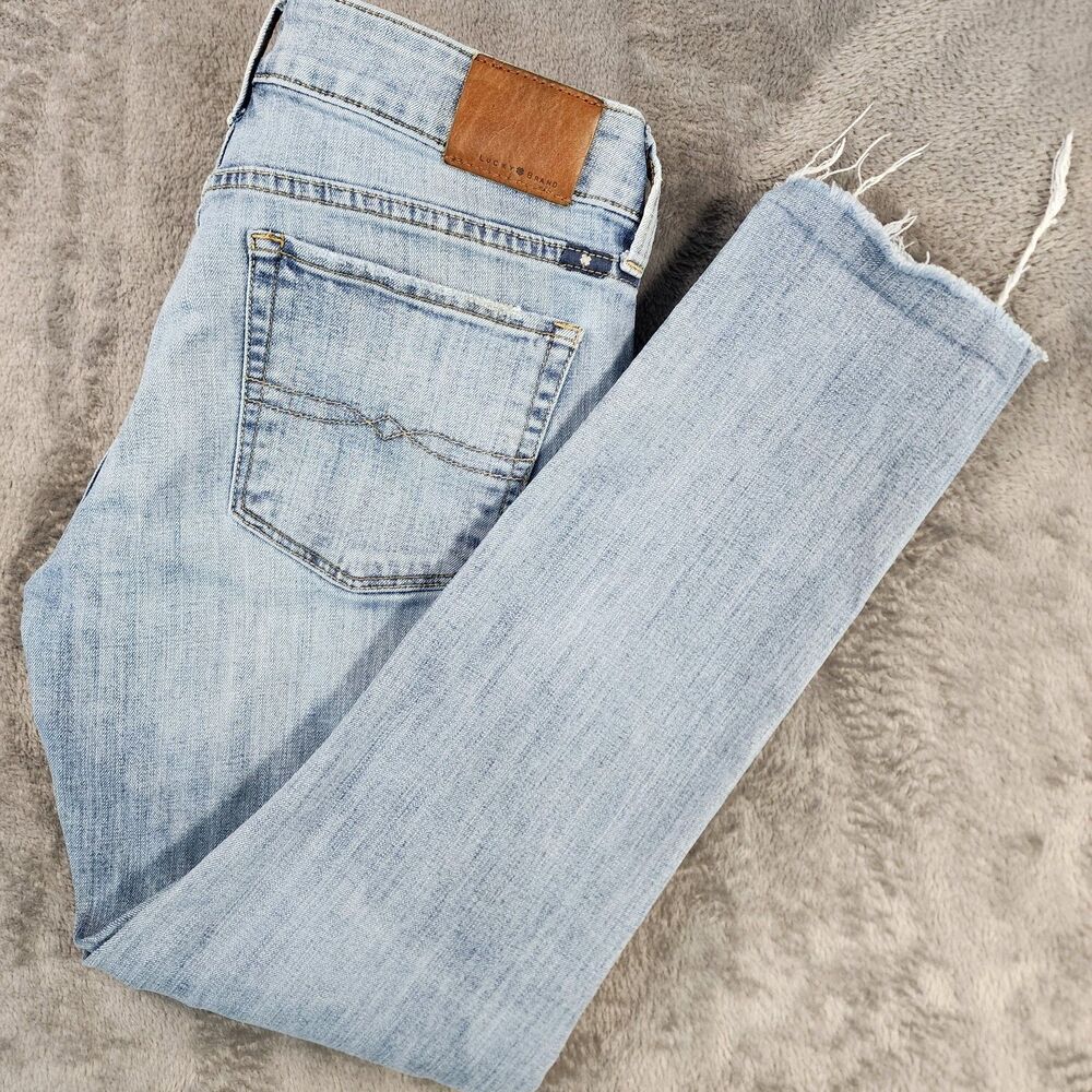 Lucky Brand Women's 2/26 Lolita Capri Light Wash Distressed Raw Hem Skinny Jeans